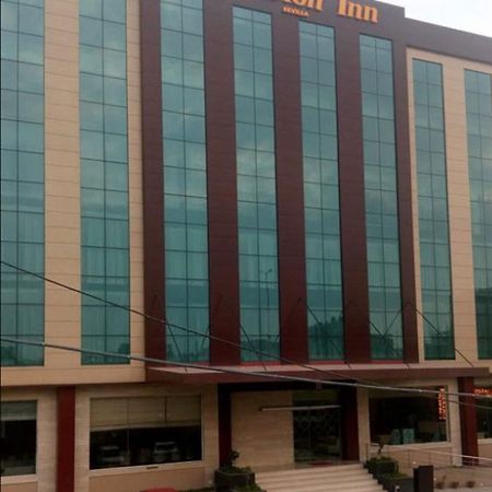 Clarion Inn Sevilla Panchkula Dış mekan fotoğraf